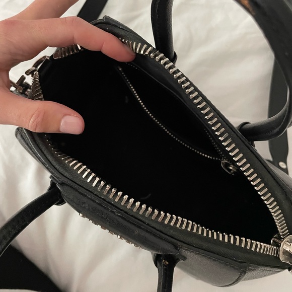 Givenchy Mini Antigona Grained in Black - Picture 6 of 9